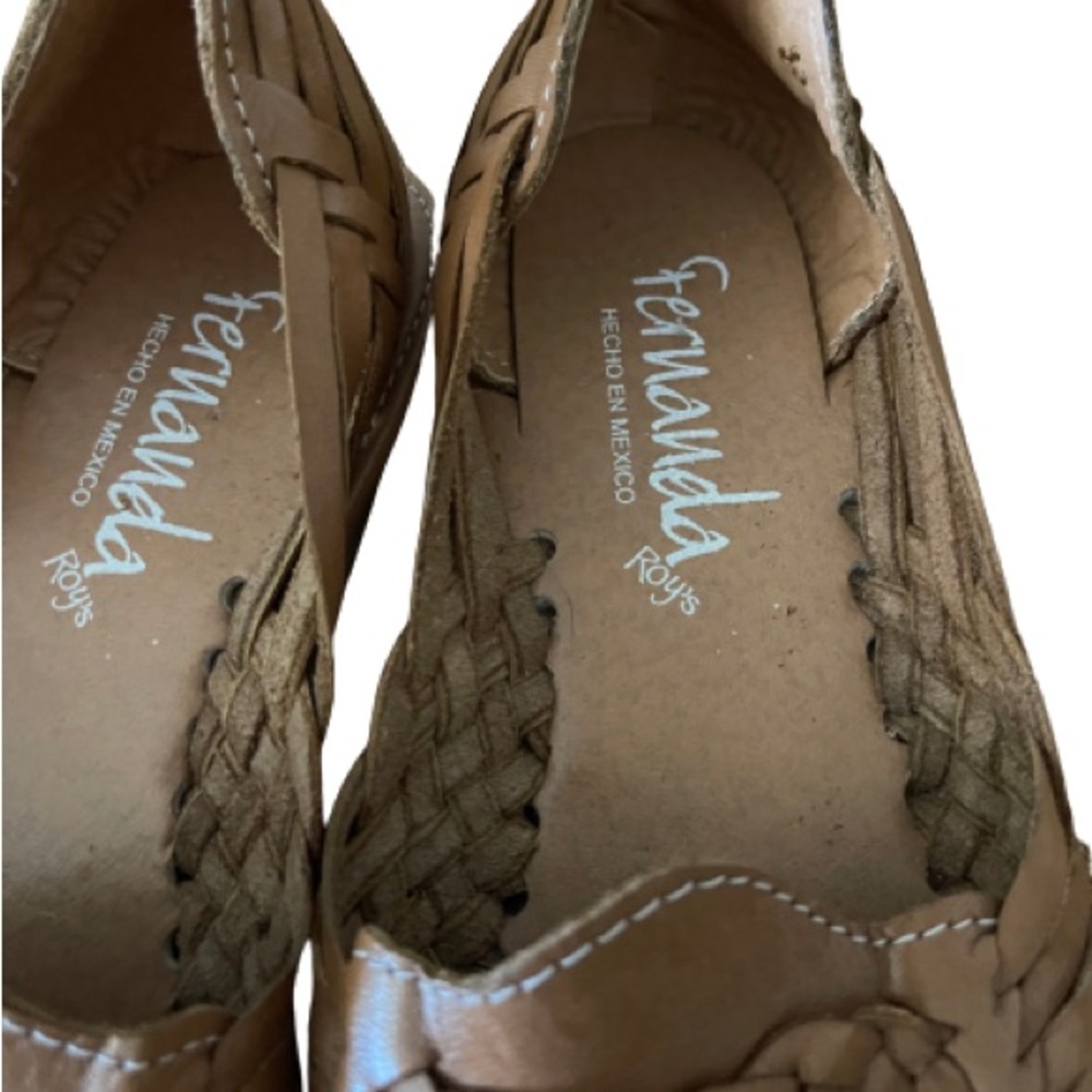 Fernanda Roy’s Leather shoes - Picture 4 of 6